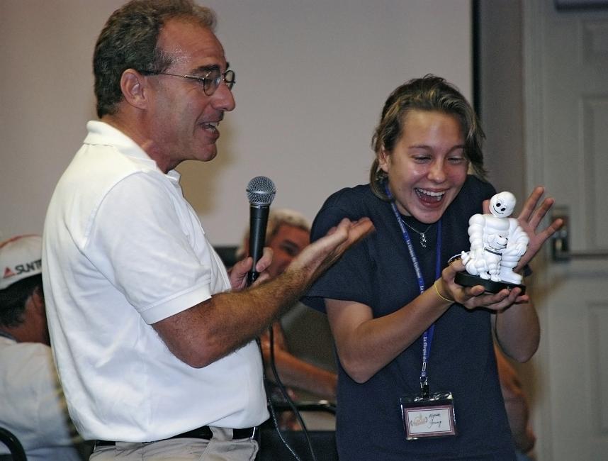 DSC_7883a.jpg - Up for grabs was this rare Michelin Man and dog figurine... a highly desirable "triple-bobble" variant.