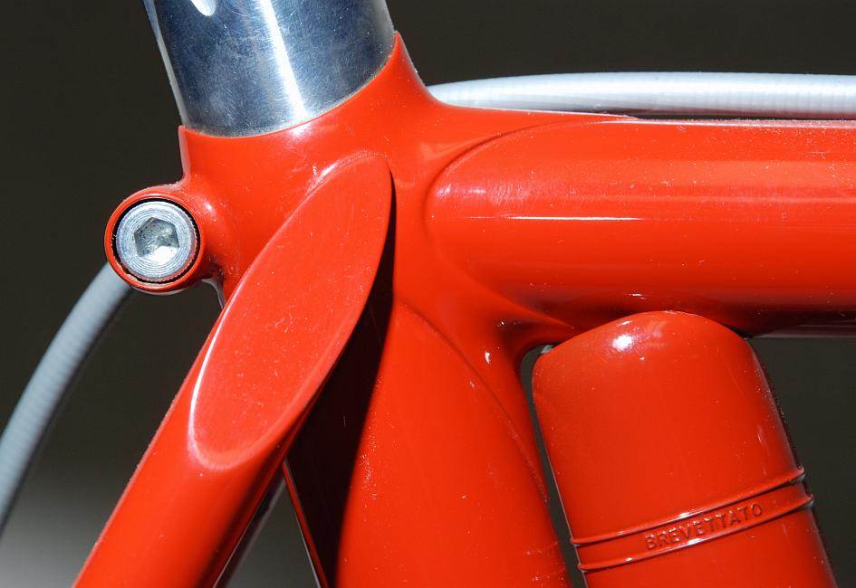 DSC_7952a.jpg - Merz seat lug.