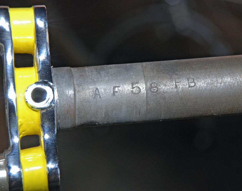 DSC_8032a.jpg - Frame size and brake reach code.