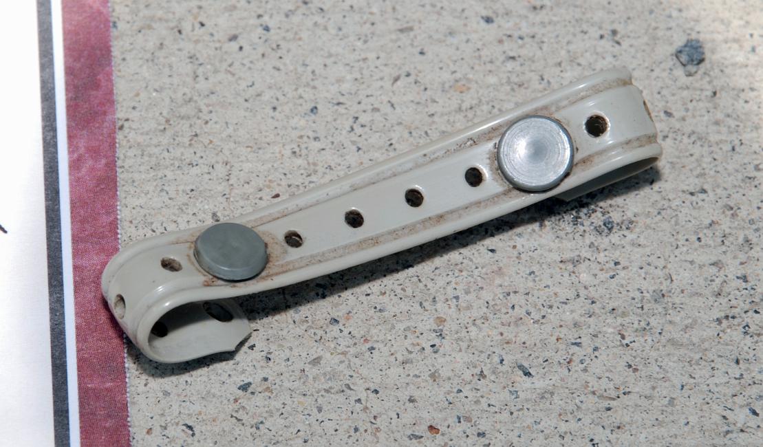 DSC_8041a.jpg - Rarest of the rare, a Masi plastic brake cable tie.