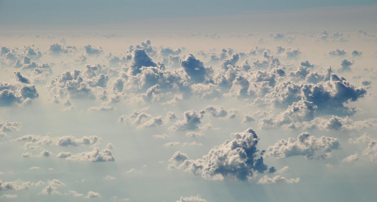 DSC_8049a.jpg - Heading home to Georgia.  Clouds on top of haze.  Did I mention how hot and muggy the weekend had been?  Regardless, most of us had a great time and are already looking forward to next year.
