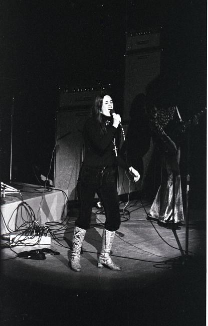 11.jpg - The band was pretty good, but since the crowd came to see Sly, they didn't have much patience.  Especially since they had already been kept waiting nearly an hour (Sly was late for many of his gigs during the early '70s, if he showed up at all).