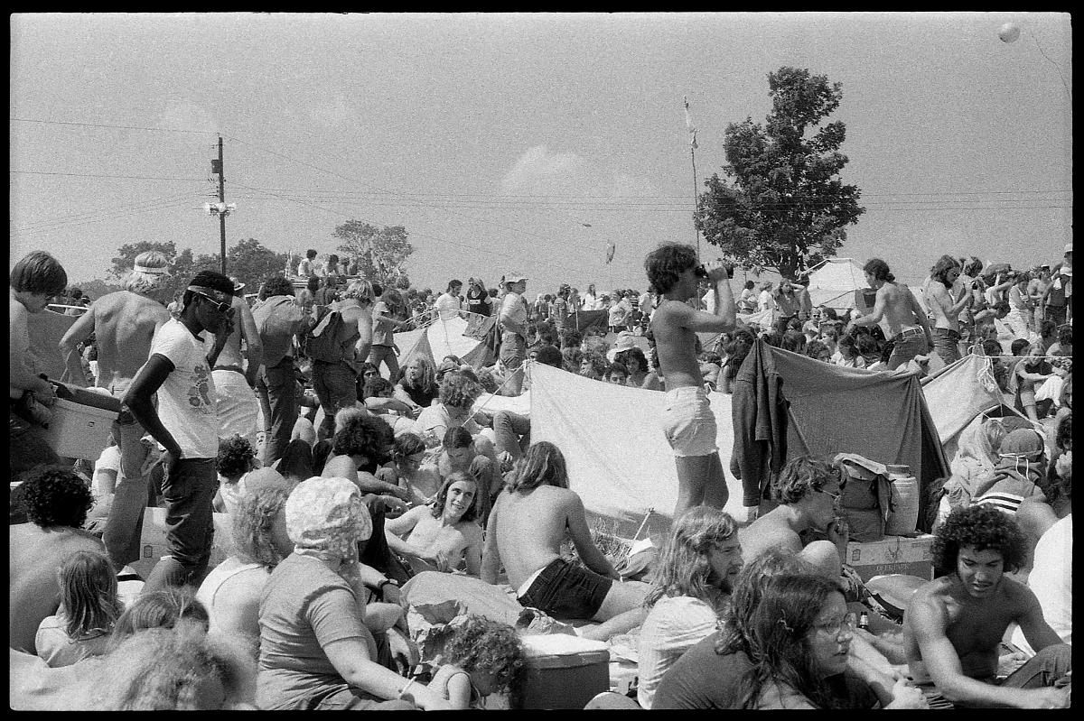 A03_047a.jpg - This is pretty much what it looked like in every direction.  Somewhere out there was a stage.