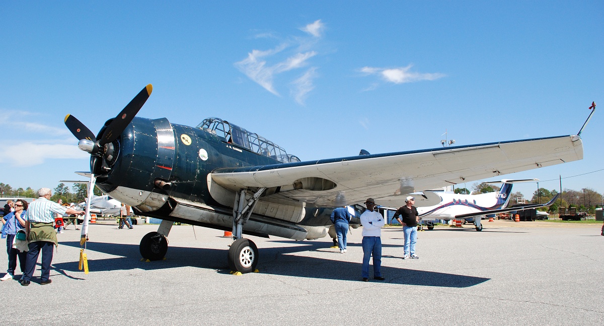 DSC_6416a.jpg - In the air, the TBM Avenger's silhouette almost resembles a fighter.  On the ground you see it for what it is, an imposing torpedo bomber with a three man crew.
