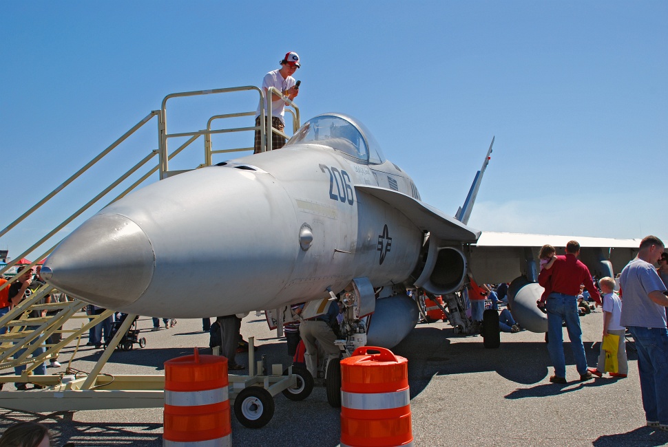 DSC_6440a.jpg - Another Navy plane, the F/A-18A Hornet.