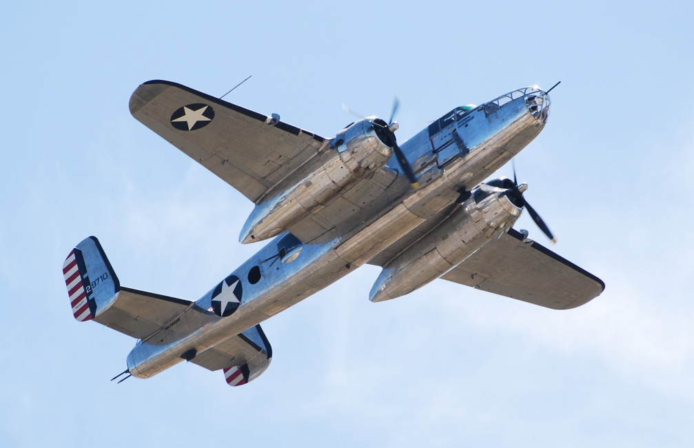 DSC_6563a.jpg - Some later B-25's were outfitted for ground attack with as many as 14 forward-facing guns.  "Pacific Prowler" has seven .50's up front, two on each side and three in the nose.