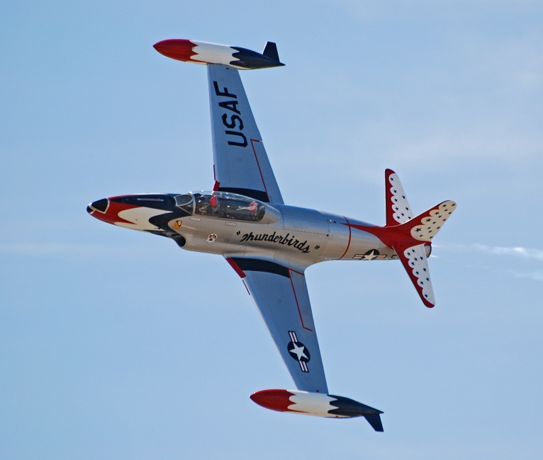 DSC_6661a.jpg - The F-80/T-33's wing tanks are removable but like many early jets, the Shooting Star was a gas hog and had a small on-board tank so you rarely see them flying "clean."