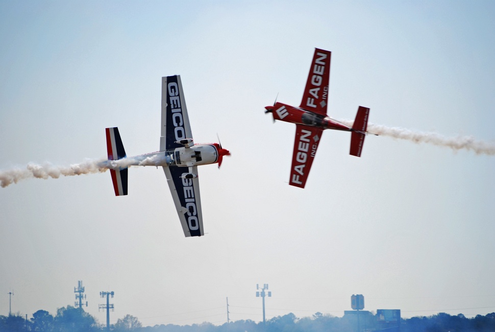 DSC_6790a.jpg - There are several techniques for getting a shot like this, here's what works for me:  Keep both eyes open, pan the camera on one plane in the viewfinder and watch for the other plane with your other eye... this will give you just enough warning when it is about to enter the field of view.
