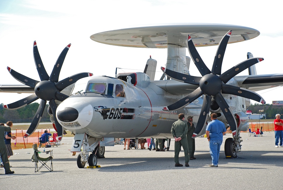DSC_6907a.jpg - At the end of the show, the crowds thinned out and I made the rounds again to get a few shots without so many people in the way.