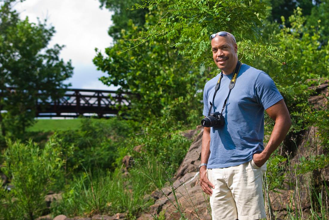 BH09_06_1471a.jpg - Keith Murray is a good friend of the family, a transplanted New Yorker like myself who lived in Columbus for a while.  When he came back for a visit we decided to check out the Phenix City, AL side of the Chattohoochee River.  The city built a nice Riverwalk there (between the Dillingham and 14th St bridges) that is a great spot for taking photos.  There's a large dam near 13th Street where a small spillway on one side diverts water to a picturesque rocky area which has become a favorite hangout for water birds.