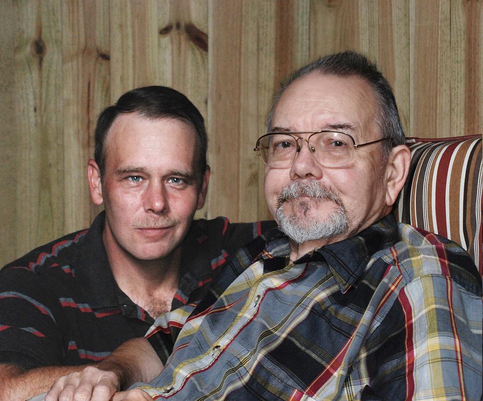 BH09_09_1776a.jpg - Portrait of father and son.