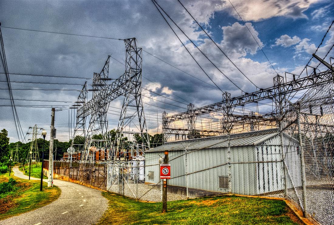 BH10_2661_HDR2_tonemapped_2.jpg - Power station near the Riverwalk