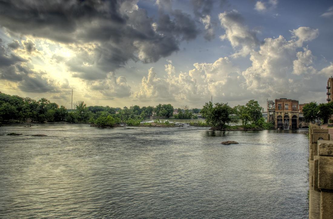 BH10_2973_HDR2_tonemapped.jpg - Chattahoochee River, looking north toward the dam and 13th Street bridge.