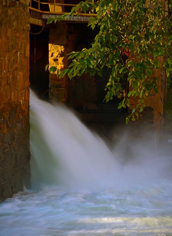H11_7539a.jpg - Water turbine building on the Chattahoochee River near the 13th Street dam.